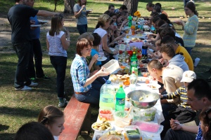 wrapping it up with a huge feast, volleyball and picnic on the river